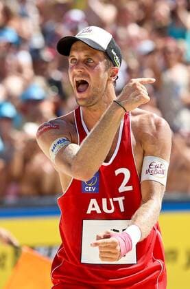 BEACHVOLLEYBALL - CEV EM 2013 KLAGENFURT,AUSTRIA,03.AUG.13 - DIVERS, BEACHVOLLEYBALL - CEV Europameisterschaft, Herren. Bild zeigt den Jubel von Alexander Huber (AUT). 