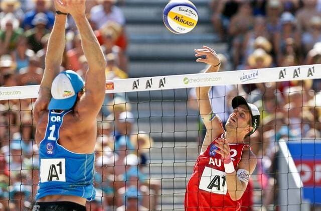 BEACHVOLLEYBALL - CEV EM 2013 KLAGENFURT,AUSTRIA,03.AUG.13 - DIVERS, BEACHVOLLEYBALL - CEV Europameisterschaft, Herren. Bild zeigt Alexander Huber (AUT). 