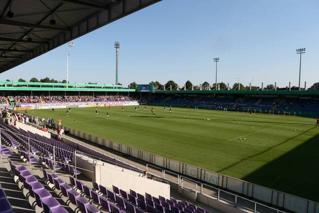 Fußball, Stadiongeschichte VfL Osnabrück Osnabrück, 02.08.2013, Osnatel Arena, Fussball, DFB Pokal, 1.Hauptrunde, VfL Osnabrück , Im Bild: Ansicht des Stadions an der Bremer Brücke.