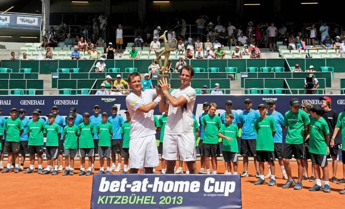 TENNIS - ATP, bet-at-home Cup 2013 Kitzbühel,AUSTRIA,03.AUG.13 - TENNIS - ATP Tennis Herren World Tour, bet-at-home Cup 2013, Doppel, Siegerehrung. Bild zeigt Martin Emmrich und Christopher Kas (GER). Keyword: Trophäe. 