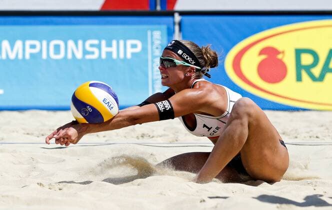 BEACHVOLLEYBALL - CEV EM 2013 KLAGENFURT,AUSTRIA,03.AUG.13 - DIVERS, BEACHVOLLEYBALL - CEV Europameisterschaft, Damen. Bild zeigt Latrin Holtwick (GER). 