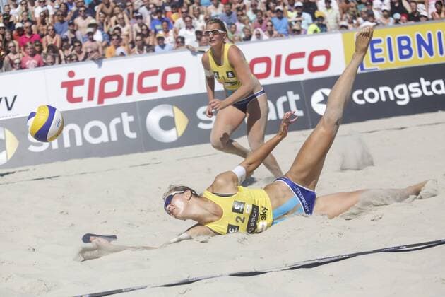 Beachvolleyball: smart beach tour St. Peter Ording 2013, Teresa Mersmann (BSV Ostbevern) und Isabel Schneider (TSV Bayer 04 Leverkusen) (2.Platz), xHOCHxZWEIx xThomasxVictorx
