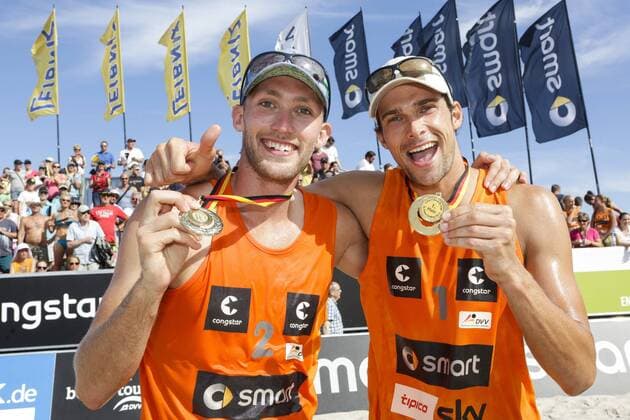 Beachvolleyball: smart beach tour St. Peter Ording 2013, Finn Dittelbach und Eric Koreng (1.Platz), xHOCHxZWEIx xThomasxVictorx