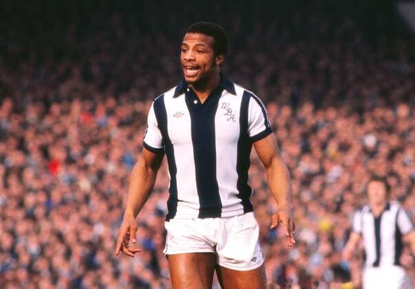 Großbritannien, Black History Month im Oktober - Sport Football - 1977 1978 FA Cup - Sixth Round: West Bromwich Albion 2 Nottingham Forest 0 West Brom s Cyrille Regis at The Hawthorns. 11 03 1978 
