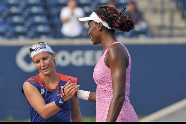 Aug. 6, 2013 - Toronto, Ontario, Canada - Toronto, Ontario, Canada, August 6, 2013. Venus Williams (USA) congratulates Kirsten Flipkens (BEL) in first round action during the WTA Tennis Damen Rogers Cup at Rexall Centre in Toronto, Ontario, Canada on August 6th. AUG 6 - ZUMAc04