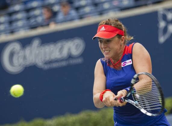 Russia s Anastasia Pavlyuchenkova returns a shot during the 2nd round of women s singles at the 2013 Rogers Cup in Toronto, Canada, Aug. 7, 2013. (Xinhua Zou Zheng) (SP)CANADA-TORONTO-TENNIS-WTA-ROGERS CUP 