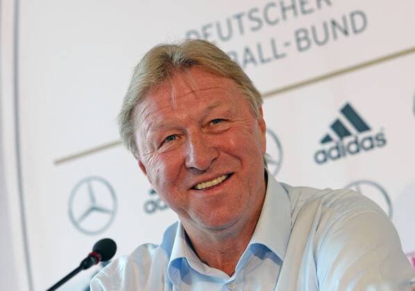 08.08.2013, xjhx, Fussball, Deutsche Fussballnationalmannschaft Pressekonferenz, v.l. Trainer Horst Hrubesch (Deutschland U21)
