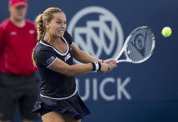 Dominika Cibulkova of Slovakia returns the ball during the 3rd round of women s singles at the 2013 Rogers Cup in Toronto, Canada, Aug. 8, 2013. (Xinhua Zou Zheng) (SP)CANADA-TORONTO-TENNIS-ROGERS CUP 
