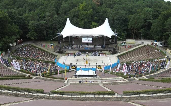 Der center court, Platz 1, in der Waldbühne Berlin smart Grand Slam Beachvolleyball Beachvolleyball, Grand Slam, Turnier, Tournament FIVB, Waldbühne Berlin Berlin, 9.8.2013