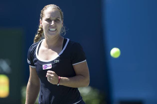 Aug. 9, 2013 - Toronto, Ontario, Canada - DOMINIKA CIBULKOVA of Slovakia challenges LI NA of China on Day 7 at the Rogers Cup Women s tennis tournament in Toronto. Tennis 2013 - Rogers Cup - Day 7  - ZUMA Ro