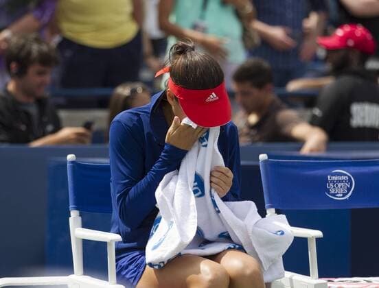 TORONTO, -- Sorana Cirstea of Romania weeps after the women s singles final at the 2013 Rogers Cup in Toronto, Canada, Aug. 11, 2013. (Xinhua Zou Zheng) (SP)CANADA-TORONTO-TENNIS-WTA-ROGERS CUP-FINALS 