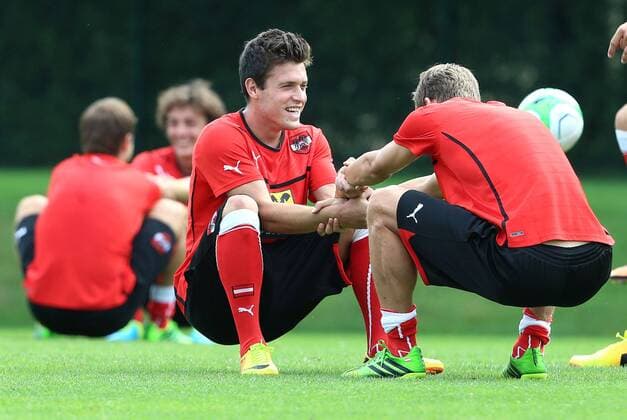 FUSSBALL - AUT vs GRE, Testspiel, Vorberichte, Training SALZBURG,AUSTRIA,12.AUG.13 - FUSSBALL - ÖFB Länderspiel, Österreich vs Griechenland, Freundschaftsspiel, Vorberichte, Training Nationalmannschaft AUT. Bild zeigt den Zlatko Junuzovic und Florian Klein (AUT). 