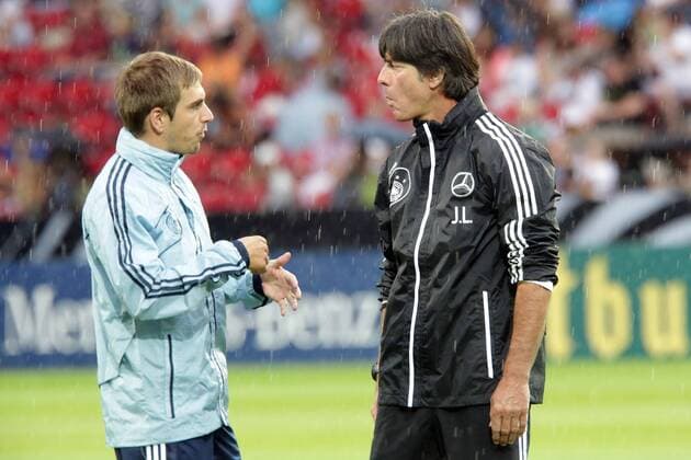 Bundestrainer Joachim Löw mit Kapitän Philipp Lahm - Öffentliches Training der Deutschen Nationalmannschaft, Coface Arena Mainz