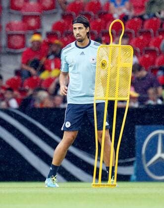12.08.2013, xsvx, Fussball Deutsche Fussball Nationalmannschaft Training, v.l. Sami Khedira (Deutsche Fussball Nationalmannschaft DFB)