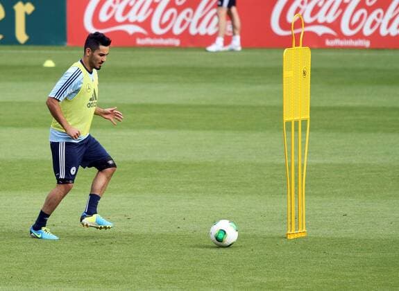 13.08.2013, xsvx, Fussball Deutsche Fussball Nationalmannschaft Training, v.l. Ilkay Gündogan (Deutsche Fussball Nationalmannschaft DFB) Freisteller