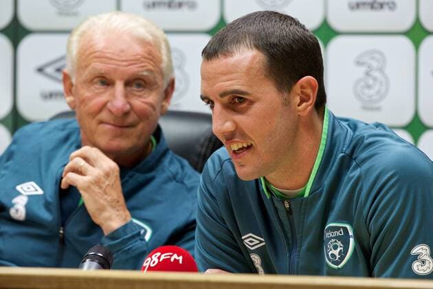 PROPAGANDA20130813 Football - soccer: friendly international match, Wales - Republic of Ireland, Republic of Ireland s John O Shea and head coach Giovanni Trapattoni during a press conference at the Cardiff City Stadium ahead of the International Friendly match against Wales. (Hinweis: Verwendung nur in Deutschland, Österreich oder Schweiz - only Germany, Austria and Switzerland) xHOCHxZWEIx xPropagandax 