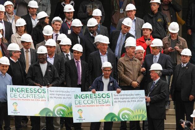 PR - OBRAS ARENA DA BAIXADA VISITA FIFA - GERAL FIFA Generalsekretär Jerome Valcke - Sportminister Aldo Rebelo Besichtigung der Arena da Baixada, Curitiba(PR), (19). x(37)xGeraldoxBubniakx xFotoarenax  (18617)