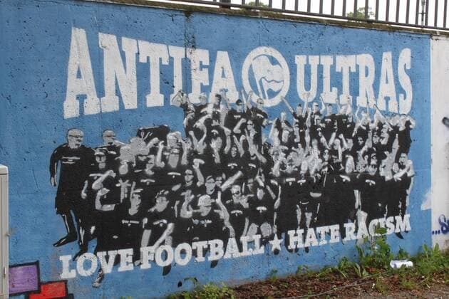 Potsdam, Fußball, GER, SV Babelsberg 03, NOFV Regionalliga Nordost, 2013 2014, Stadionstory, 2013 2014, Schriftzug, Slogan, Fankultur, Ultra Antifa Ultras - Love Football, Hate Racism - Graffiti im Karl-Liebknecht-Stadion, Heimspielstätte von Babelsberg 03