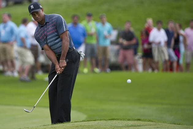 Aug. 23, 2013 - Jersey City, New Jersey, U.S - August 23, 2013: Tiger Woods (USA) chips onto the fourth hole green during the the second round of The Barclays Fed Ex at Liberty National Golf Course in Jersey City, NJ. Kostas Lymperopoulos csm GOLF 2013: The Barclays Fed Ex Championship Second Round AUG 23 - ZUMAc04