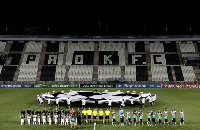 27.08.2013 Thessaloniki, Greece. Team line up before the Champions League 2nd leg Qualifier between Paok Salonika and Schalke from the Toumbas Stadium. xGioumpasisxAthanasiosx  ActionPlus11443046