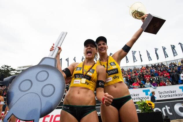 Deutsche Meisterschaft Beachvolleyball, Siegerehrung 31.08.13, Timmendorfer Strand Deutsche Meister 2013: Laura Ludwig und Kira Walkenhorst (Hamburger SV)