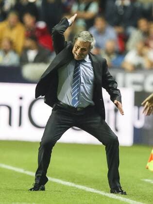 Jose MOURINHO, Trainer Chelsea Emotionen, Gefuehle, Reaktion, Wut, wuetend, schrei, Wutausbruch, Aktiongestikuliert und gibt Anweisungen, Aktion, Einzelbild, Gestik, Geste, Handbewegung, zeigen, deuten FC BAYERN München - FC CHELSEA 7:6 n. E ( 2-2 ) Fussball UEFA Supercup Finale zwischen UEFA Champions League Sieger und Europa League Sieger, Finale, im Eden Stadion Prag , CZE am 30.08.2013 ,Saison 2013 2014, FCB