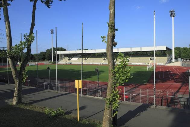 Fußball, Stadiongeschichte SG Wattenscheid 09 Lohrheidestadion, Heimspielstätte der SG Wattenscheid 09 in Bochum-Wattenscheid, Ruhrgebiet, Nordrhein-Westfalen D-Bochum, Ruhrgebiet, Westfalen, Nordrhein-Westfalen, NRW, D-Bochum-Wattenscheid, Lohrheidestadion der SG Wattenscheid 09, D-Bochum, Ruhr area, Westphalia, North Rhine-Westphalia, NRW, D-Bochum-Wattenscheid, Lohrheide Stadium of SG Wattenscheid 09