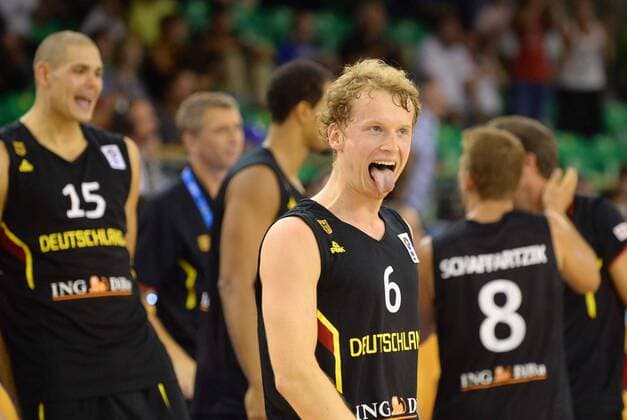 Basketball Ljubljana 04.09.2013 Eurobasket 2013 Europameisterschaften der Herren Frankreich (FRA) - Deutschland (GER) Jubel GER Per Günther (Deutschland, No.06)