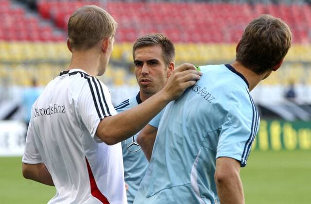 FUSSBALL - FIFA WM 2014 Quali, GER vs AUT, Vorberichte, Training MUENCHEN,DEUTSCHLAND,05.SEP.13 - FUSSBALL - FIFA Weltmeisterschaft 2014, Qualifikation, OEFB Länderspiel, Deutschland vs Österreich, Vorberichte, Abschlusstraining Nationalmannschaft GER. Bild zeigt Philipp Lahm und Thomas Mueller (GER). 