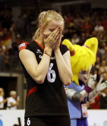 Jennifer Geerties enttäuscht nach Spielende Enttäuschung Volleyball CEV Europameisterschaft EM 2013 Damen Finale Saison 2013 14 14.09.2013 BR Deutschland vs. Russland