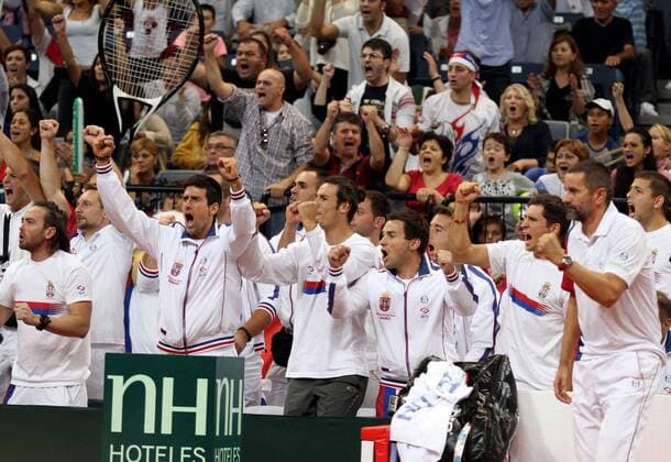Serbia s players celebrate their victory at the Davis Cup semifinals in Belgrade, Serbia, Sept. 15, 2013. (Xinhua BorislavZdrinja) (SP)SERBIA-BELGRADE-TENNIS-DAVIS CUP-SERBIA-CANADA 