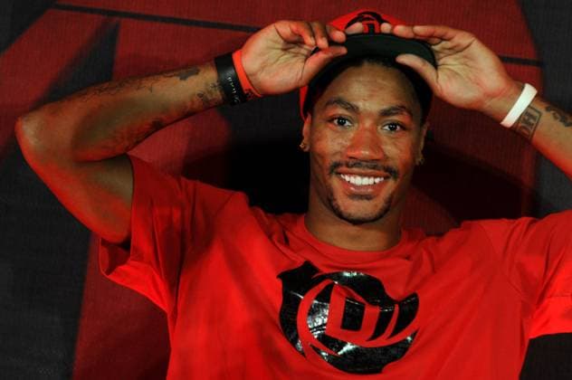 Sept. 16, 2013 - Pasay, Philippines - Chicago Bulls point guard DERRICK ROSE poses for photographers during a press conference in Pasay city, Metro Manila, Philippines, September 16, 2013. Rose is in Manila for a two-day visit. NBA Basketball Herren USA star Derrick Rose in Manila  - ZUMAa11