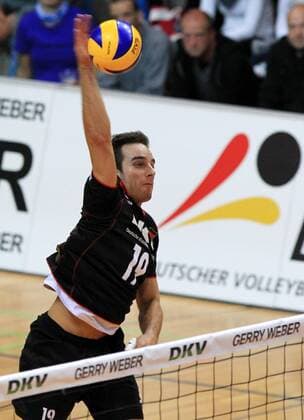 Volleyball, Länderspiel, Herren, Deutschland - Italien 16.09.13 , Nordhausen, Wiedigsburghalle, Volleyball, Männer, Freundschaftsspiel in Vorbereitung auf die Europameisterschaft EM, Länderspiel Deutschland vs Italien im Bild: Björn Höhne (Deutschland)