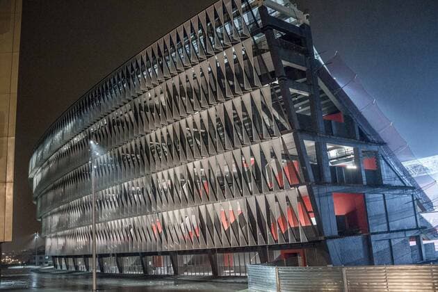 BILBA0, Spanien: Beleuchtetes San Mames Stadion (Athletic Bilbao) 