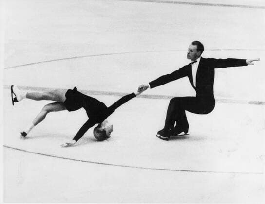 Olympia, Historie, Olympische Winterspiele 1964 in Innsbruck 1964 Winter Olympic Games - Innsbruck, Austria Oleg Protopopov and Ludmila Belousova, the Russians were in top form when they competed in the pair skating event in the Winter Olympic Games at Innesbruck. Without any mistakes they went on to win the Gold Medal ahead of their strong opponents H. J. Baumler and Marika Milius of Germany, who came second. Photo shows Ludmila Belousova and Oleg Protopopov in action during the pair skating event when they won a gold medal - 31st January 1964. - Â  UnitedArchives01026139