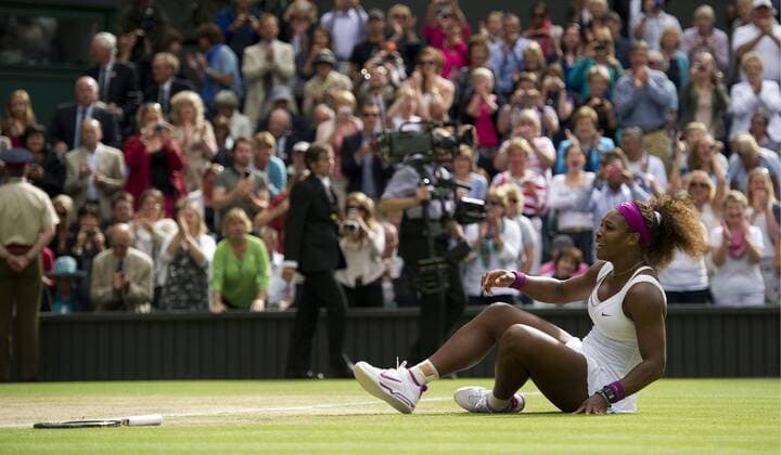 The Championships Wimbledon 2012 The All England Lawn Tennis & Croquet Club Wimbledon Day 12 Saturday 07 07 2012 Serena Williams of the USA in action during the Ladies Singles final at Wimbledon against Agnieszka Radwanska of Poland on centre court. Credit: Jon Buckle Professional AELTC  UnitedArchives01264564