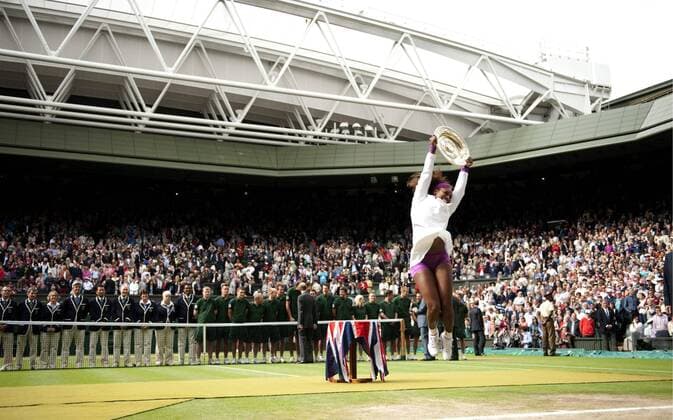 The Championships Wimbledon 2012 The All England Lawn Tennis & Croquet Club Wimbledon Day 12 Saturday 07 07 2012 Serena Williams of the USA in action during the Ladies Singles final at Wimbledon against Agnieszka Radwanska of Poland on centre court. Credit: Jon Buckle Professional AELTC  UnitedArchives01264590