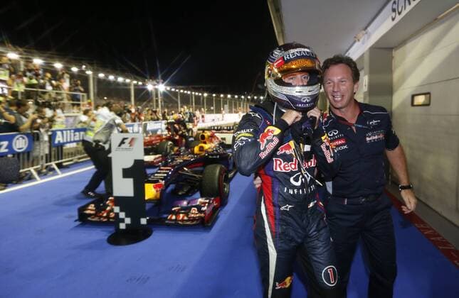 Motorsports: FIA Formula One World Championship 2013, Grand Prix of Singapore, 1 Sebastian Vettel (GER, Infiniti Red Bull Racing), Christian Horner (GBR, Infiniti Red Bull Racing), xHOCHxZWEIx