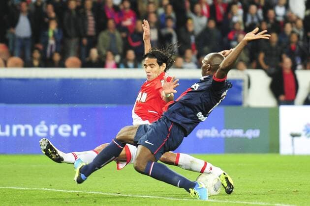 Zoumana Camara (PSG) vs Radamel Falcao (Monaco) FOOT : PSG vs Monaco - Ligue 1 - 22 09 2013 JBAutissier Panoramic 