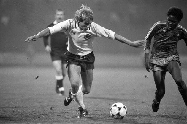 U21 BR Deutschland - U21 Portugal - Jürgen Klinsmann (BRD, li.)