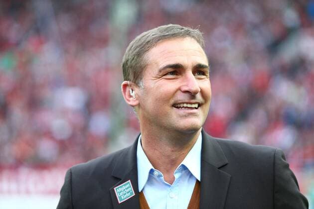 Stefan Kuntz (Vorstandsvorsitzender 1.FC Kaiserslautern) Portrait, lacht, lachend, nach rechts schauend 1.FC Kaiserslautern vs Hertha BSC Berlin, Fussball, DFB Pokal, 25.09.2013 EP_ans
