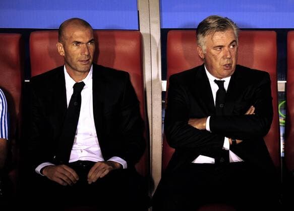05.10.2013, xchx, Primera Division, UD Levante - Real Madrid, v.l. Co Trainer Zinedine Zidane, Trainer Carlo Ancelotti (Real Madrid)