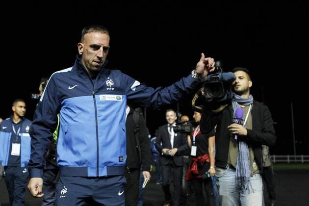 Franck Ribery Frankreichs Nationalteam besucht die Trabrennbahn Vincennes - 08 10 2013 MichaelBaucher Panoramic 