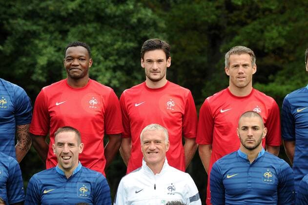 Hi.v.li.: Steve Mandanda - Hugo Lloris - Mickael Landreau - vorn: Franck Ribery - Didier Deschamps (Trainer) - Karim Benzema FOOTBALL : Frankreich - 09 10 2013 NLeGouic FEP Panoramic 