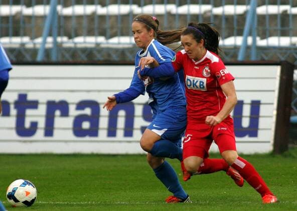10.10.2013 Budapest(Hungary) WFC MTK Hungaria-1. FFC Turbine Potsdam UEFA Women s Champions League Lisa Evans (r) 1. FFC Turbine Potsdam and Nora Palkovics(c) WFC MTK Hungaria : 