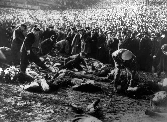Burnden Park Football Disaster. Football crowds surge and 30 are killed. 1946. kbdig 2000 quer 