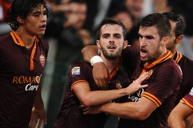Miralem Pjanic Roma. Goal celebrations. AS Rom - SSC Neapel AntoniettaxBaldassarre