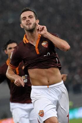 Miralem Pjanic Roma. Goal celebrations. AS Rom - SSC Neapel AntoniettaxBaldassarre