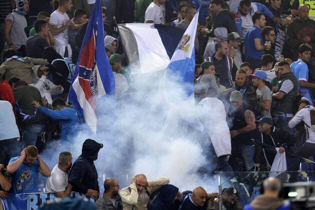 Firework in Napoli SSC Fans Stand 18-10-2013 Serie A - Napoli Foto AndreaxStaccioli Insidefoto andreaxstaccioli