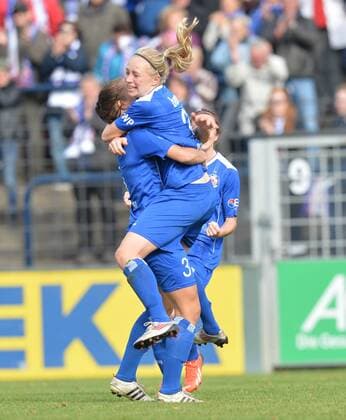 Fussball, Frauen, Bundesliga, Saison 2013 2014, 1. FFC Turbine Potsdam - VfL Wolfsburg (6. Spieltag), Pauline Bremer (Turbine Potsdam), Jubel nach Tor zum 1:0, 19.10. 2013,
